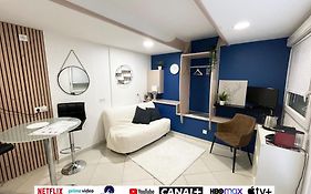 Studio indépendant au calme avec terrasse privative
